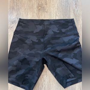Lululemon wunder train shorts size 14